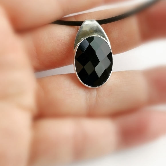 NWT Black onyx sterling silver pendant necklace - Picture 3 of 5